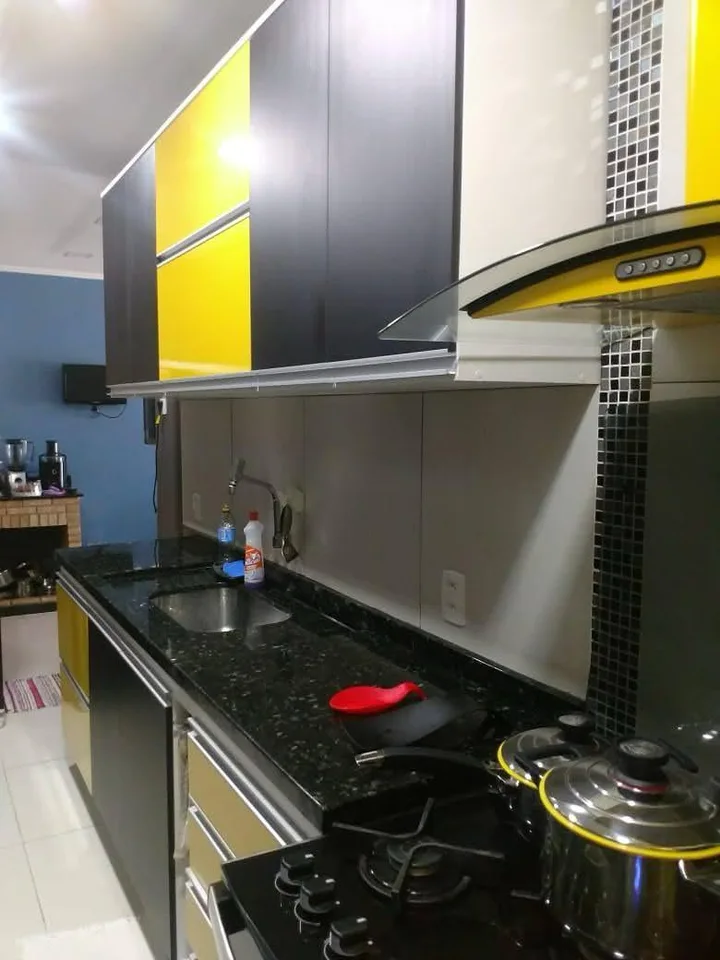 Bancada e pia da cozinha completa da Casa de Praia Saquarema
